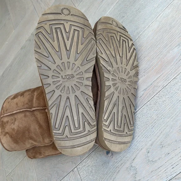 Uggs classic tall size 5 - Picture 4 of 5